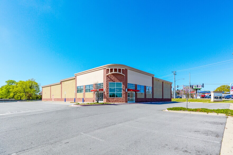 609 Military Rd, Benton, AR à louer - Photo du bâtiment - Image 2 de 8