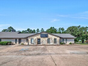 1702 E Denman Ave, Lufkin, TX à louer Photo du bâtiment- Image 2 de 36