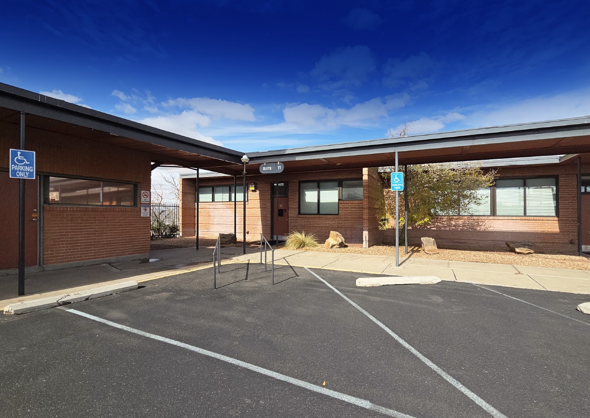 717 Encino Pl NE, Albuquerque, NM à louer Photo principale- Image 1 de 10