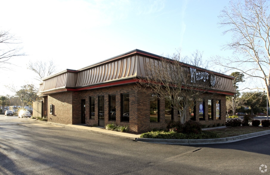 935 Chuck Dawley Blvd, Mount Pleasant, SC for lease - Primary Photo - Image 1 of 3