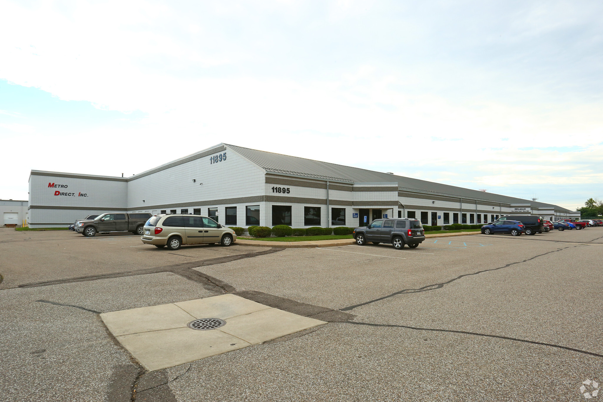 11895 S Wayne Rd, Romulus, MI for sale Building Photo- Image 1 of 1