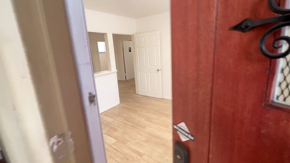 652-670 E Santa Clara St, San Jose, CA à vendre - Vidéo sur l’inscription commerciale - Image 2 de 72
