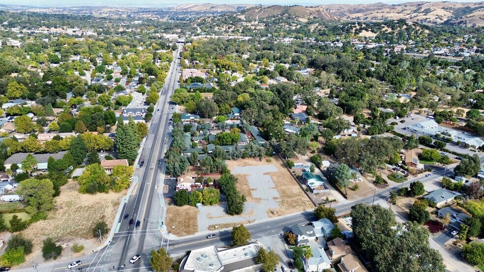 7955 Morro Rd, Atascadero, CA à vendre - Photo du bâtiment - Image 3 de 8