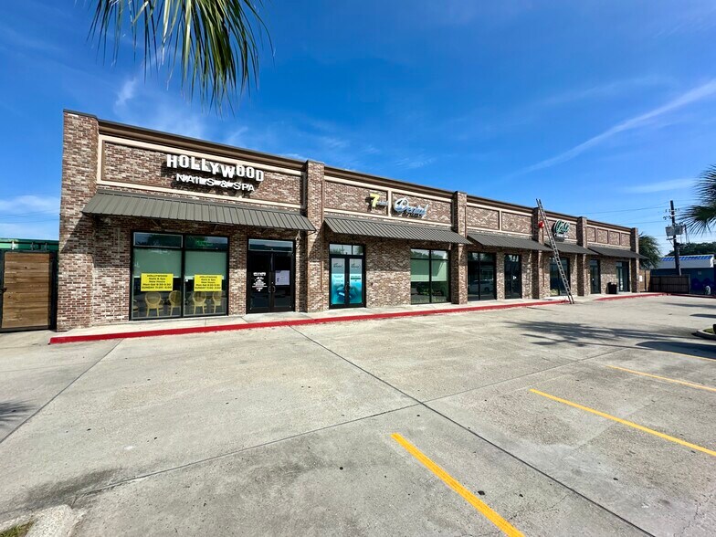 2101 S Claiborne Ave, New Orleans, LA à louer - Photo du bâtiment - Image 3 de 7