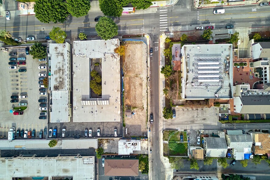 1265 Lyman Pl, Los Angeles, CA for sale - Building Photo - Image 2 of 5