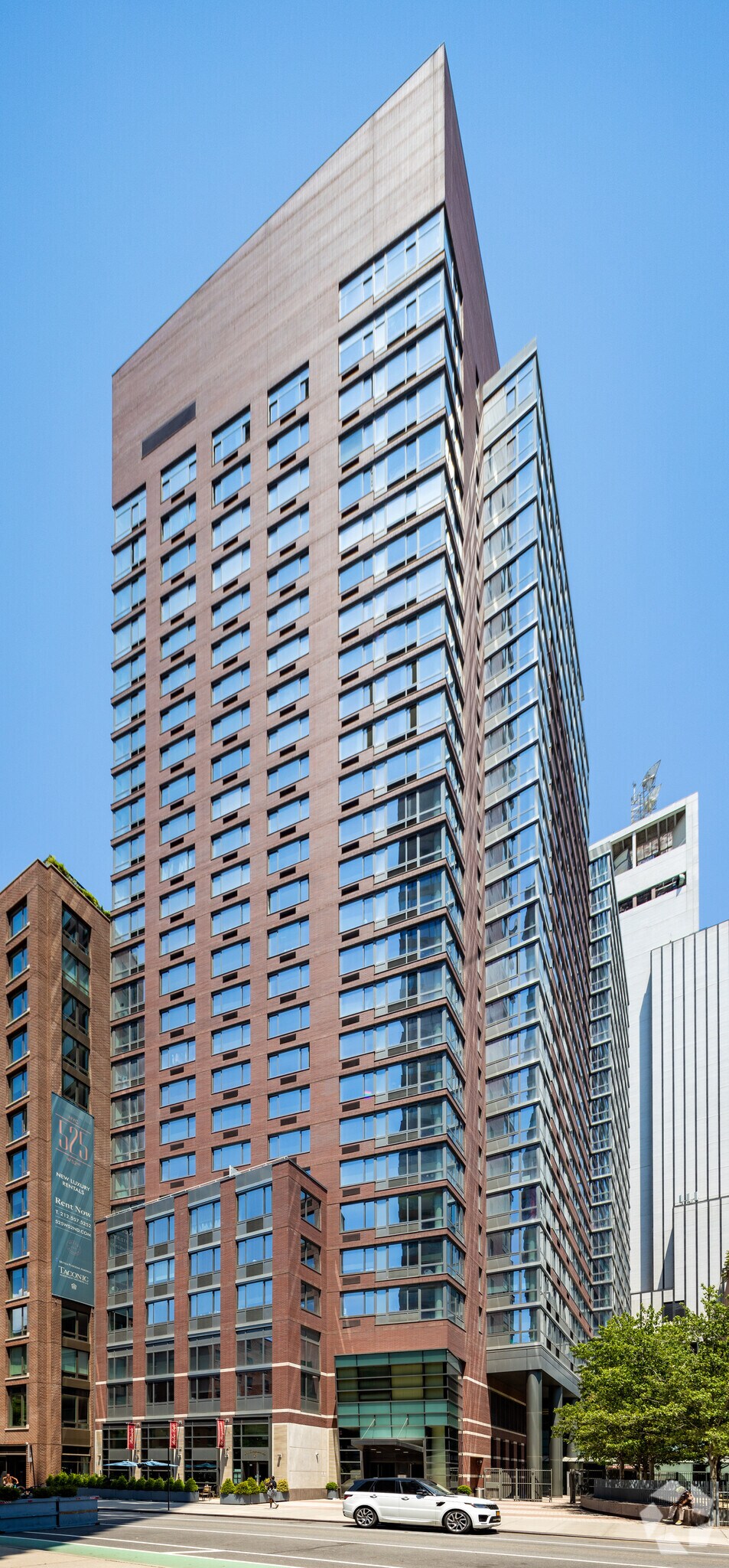 785 10th Ave, New York, NY à louer Photo principale- Image 1 de 45
