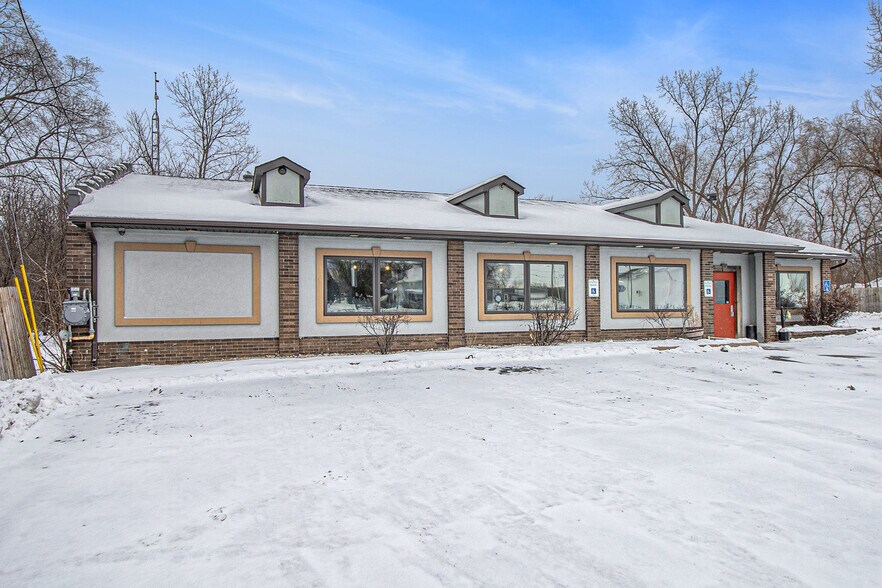 5153 Fenton Rd, Flint, MI à vendre - Photo du bâtiment - Image 3 de 34
