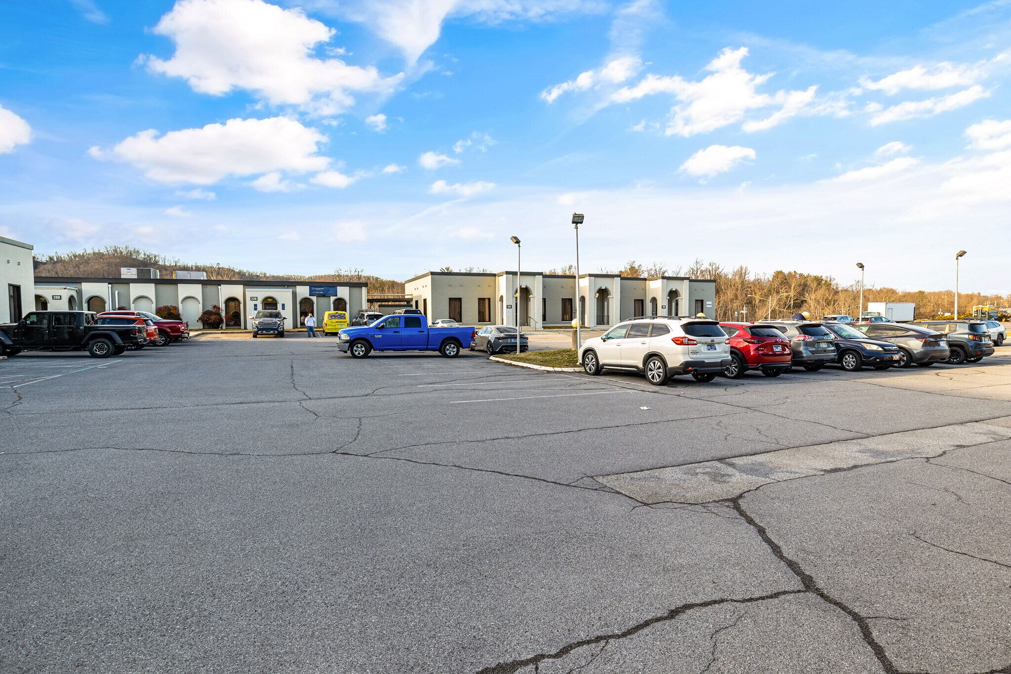 1241 Volunteer Pky portfolio of 4 properties for sale on LoopNet.ca Building Photo- Image 1 of 7