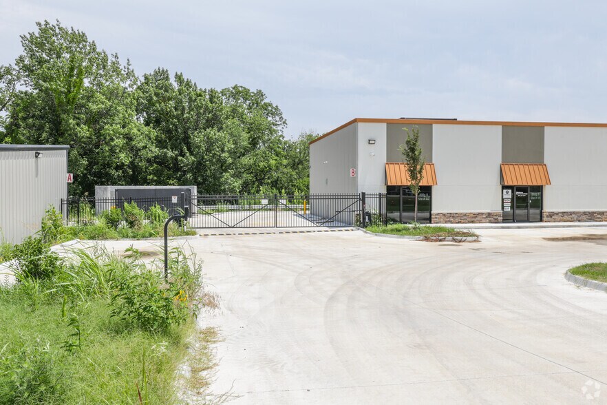 1621 W 79th St, Tulsa, OK à louer - Photo du bâtiment - Image 3 de 12