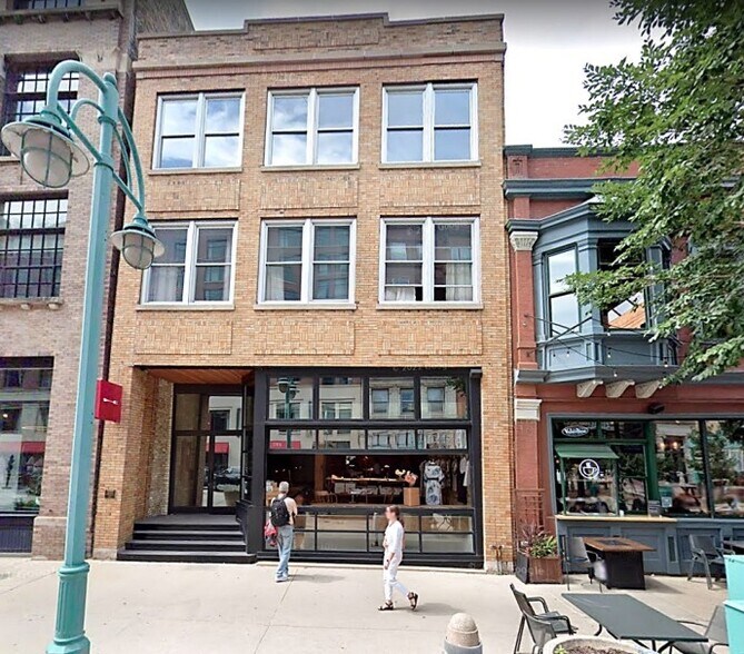 217 N Broadway, Milwaukee, WI à louer - Photo du bâtiment - Image 1 de 1