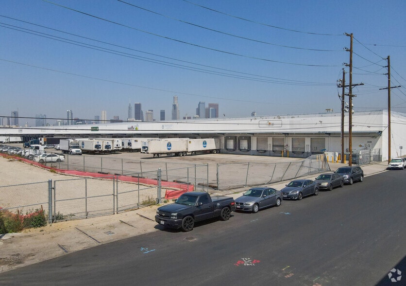 1205-1321 Wholesale St, Los Angeles, CA for lease - Building Photo - Image 1 of 15