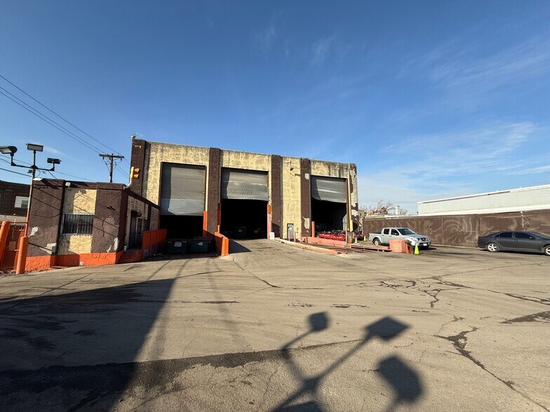 217 Poinier St, Newark, NJ à louer - Photo du bâtiment - Image 3 de 8