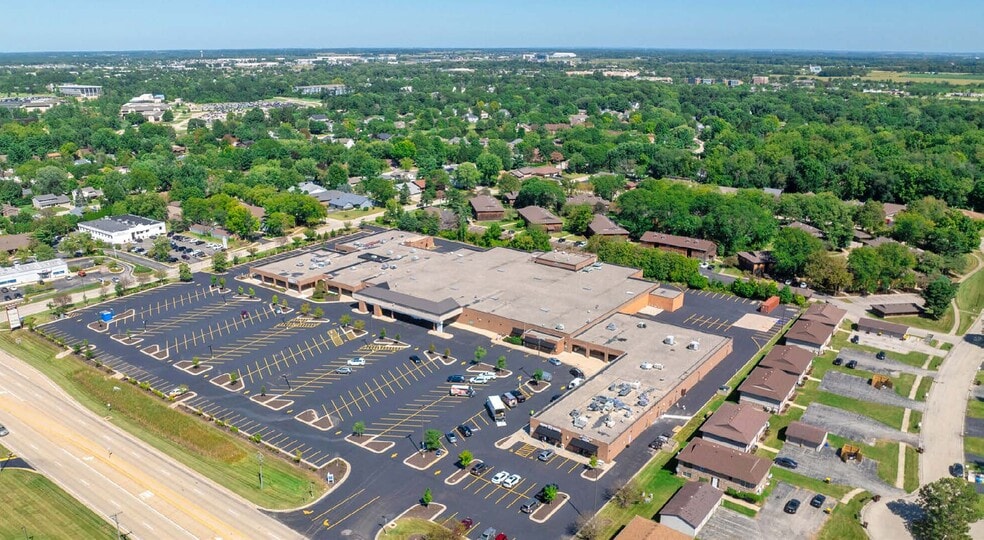2579-2601 Mulford Rd N, Rockford, IL for lease - Building Photo - Image 2 of 3