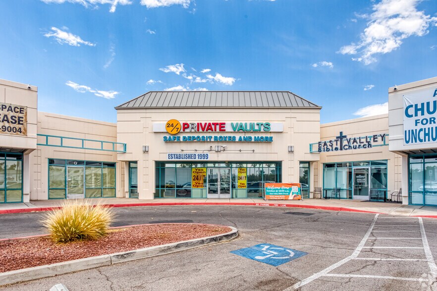 3110-3130 E Sunset Rd, Las Vegas, NV à louer - Photo du bâtiment - Image 2 de 4