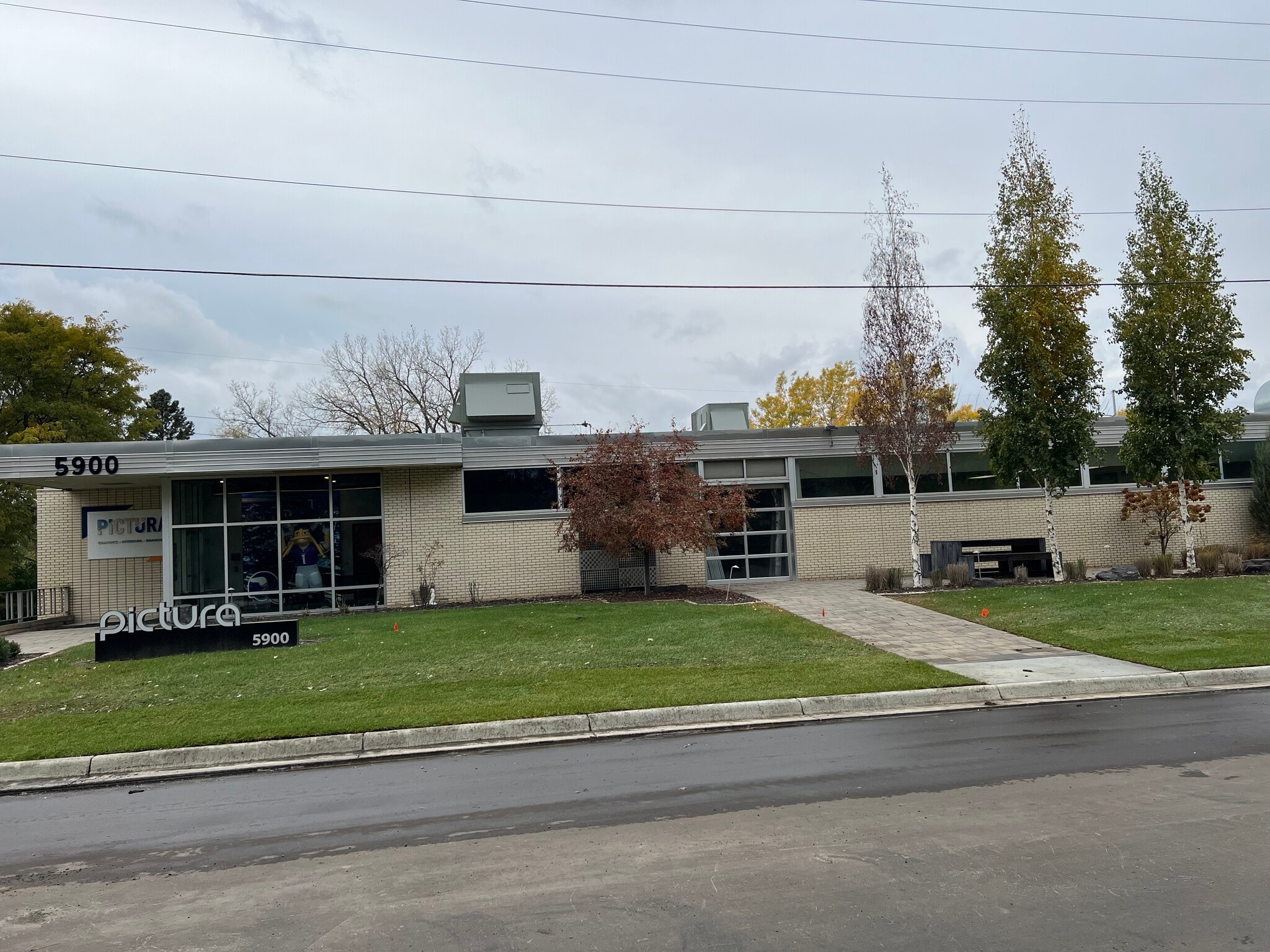 5900 Olson Memorial Hwy, Golden Valley, MN for lease Building Photo- Image 1 of 8