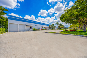 2601 NW 105th Ave, Miami FL - Services immobiliers commerciaux