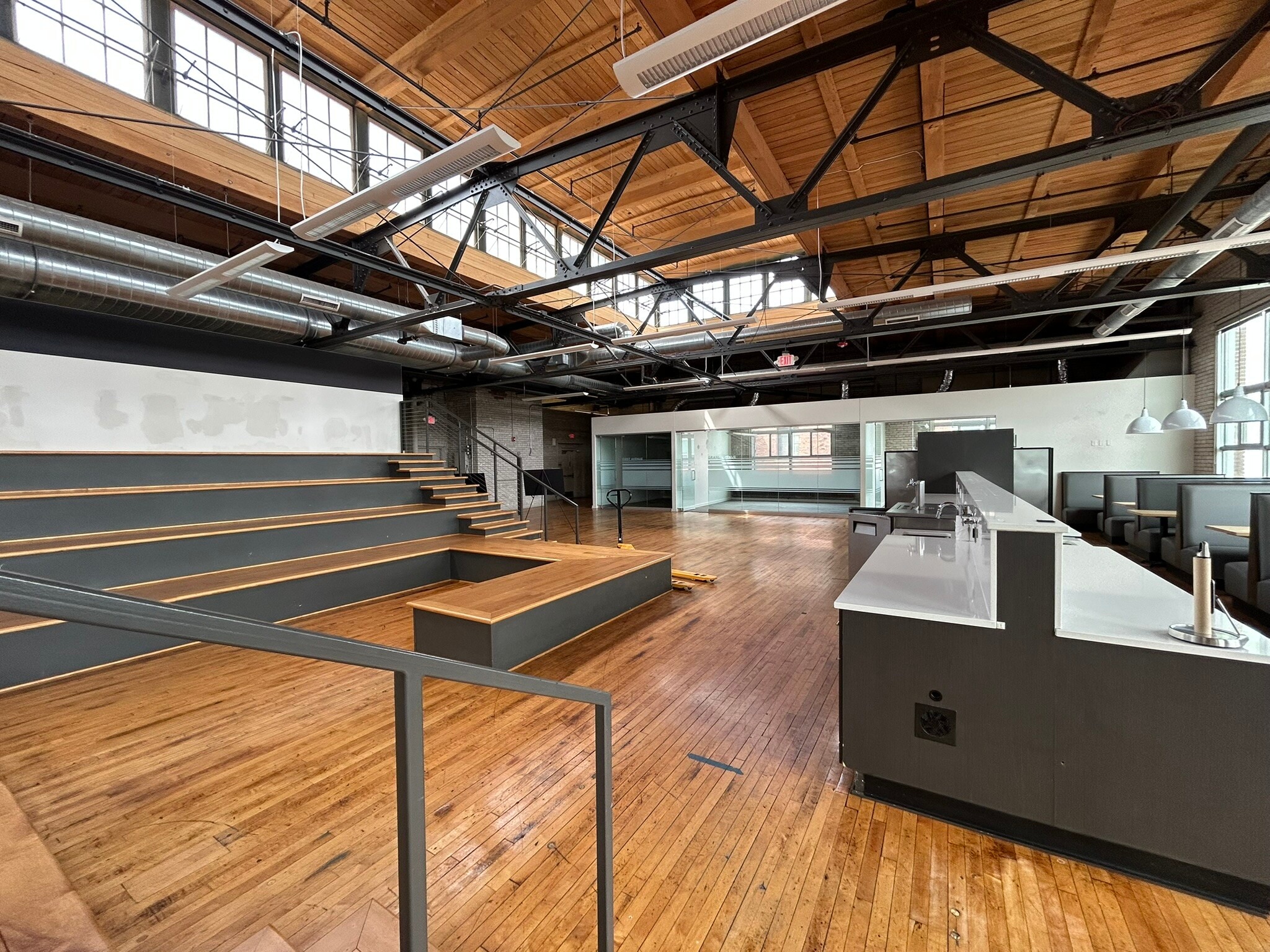 807 Broadway St NE, Minneapolis, MN for lease Interior Photo- Image 1 of 12