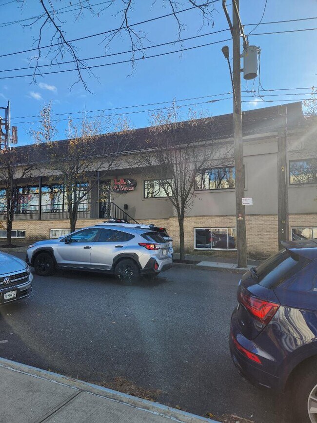 More details for 24 Ellis St, Staten Island, NY - Retail for Sale