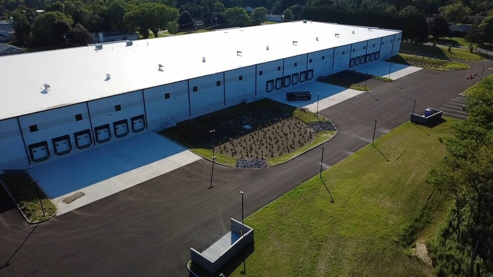 49 Shark River Rd, Tinton Falls, NJ for lease - Building Photo - Image 3 of 9