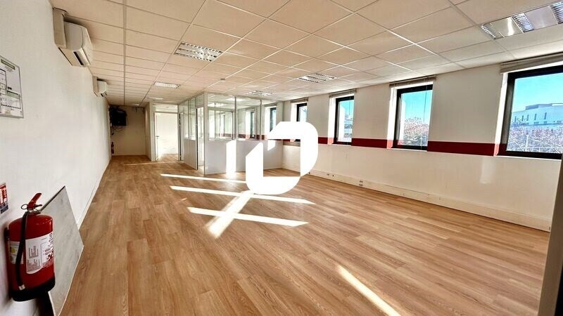 Bureau dans Nanterre à louer - Photo intérieure - Image 3 de 3