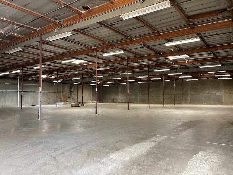 7020 Stanford Ave, Los Angeles, CA for sale - Interior Photo - Image 2 of 6