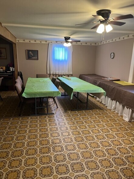 108 Merrick st, Henryetta, OK à vendre - Photo du bâtiment - Image 2 de 4