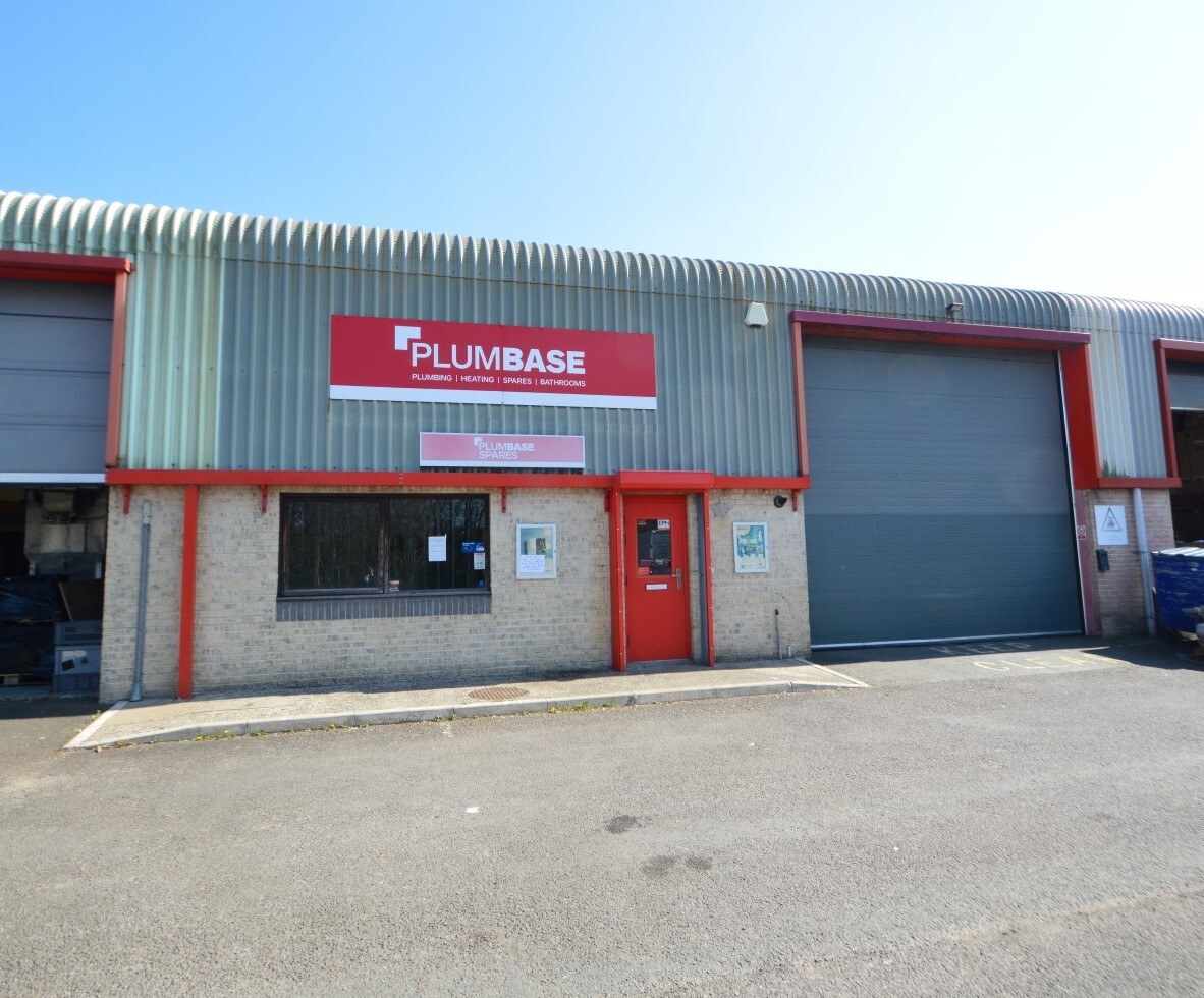 West End, Barnstaple for lease Primary Photo- Image 1 of 2