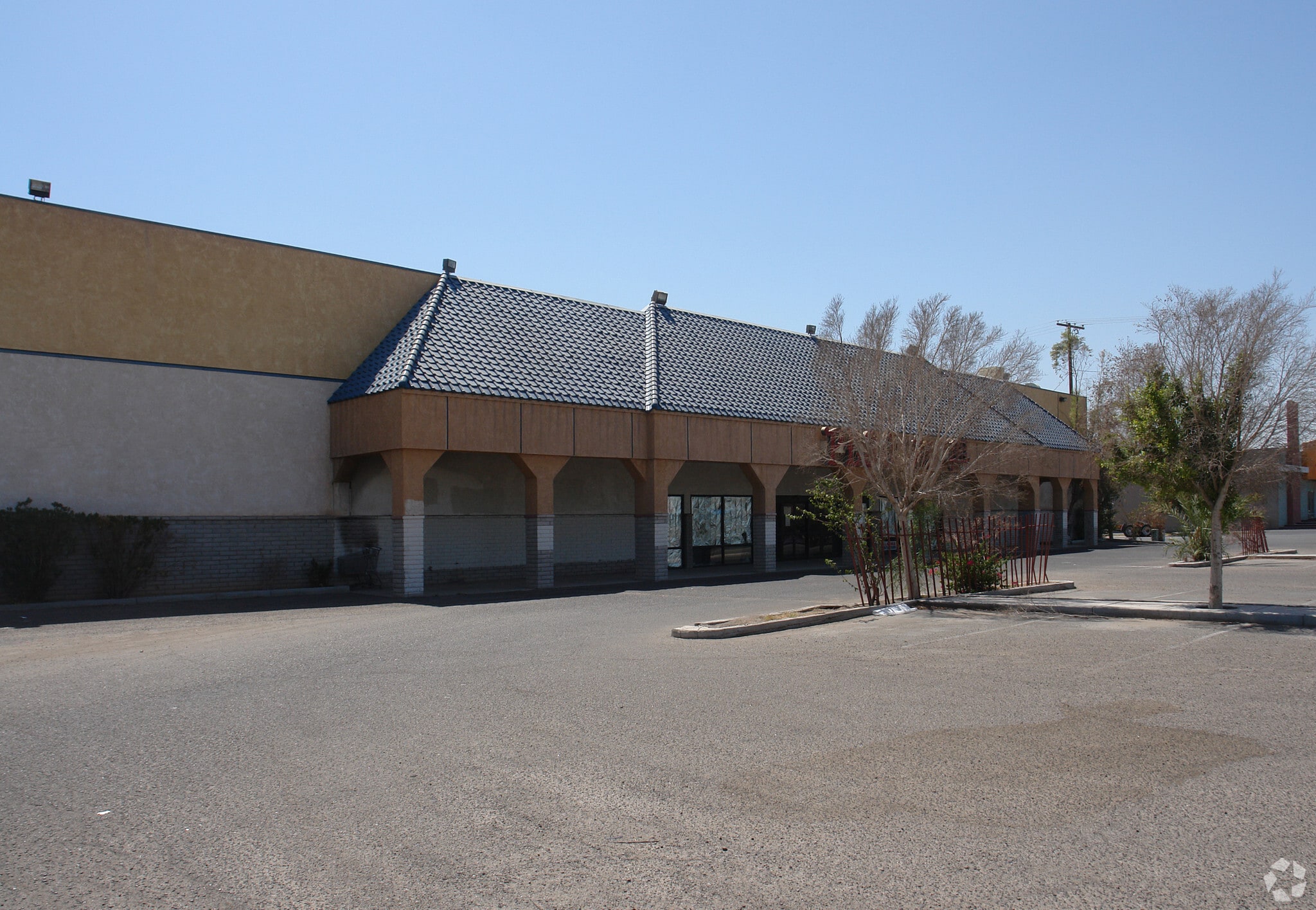 2380 N Imperial Ave, Calexico, CA for sale Primary Photo- Image 1 of 7