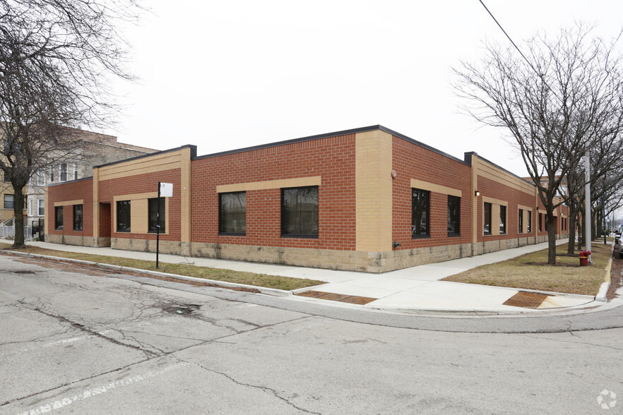 3410 W Van Buren St, Chicago, IL for lease - Primary Photo - Image 1 of 19