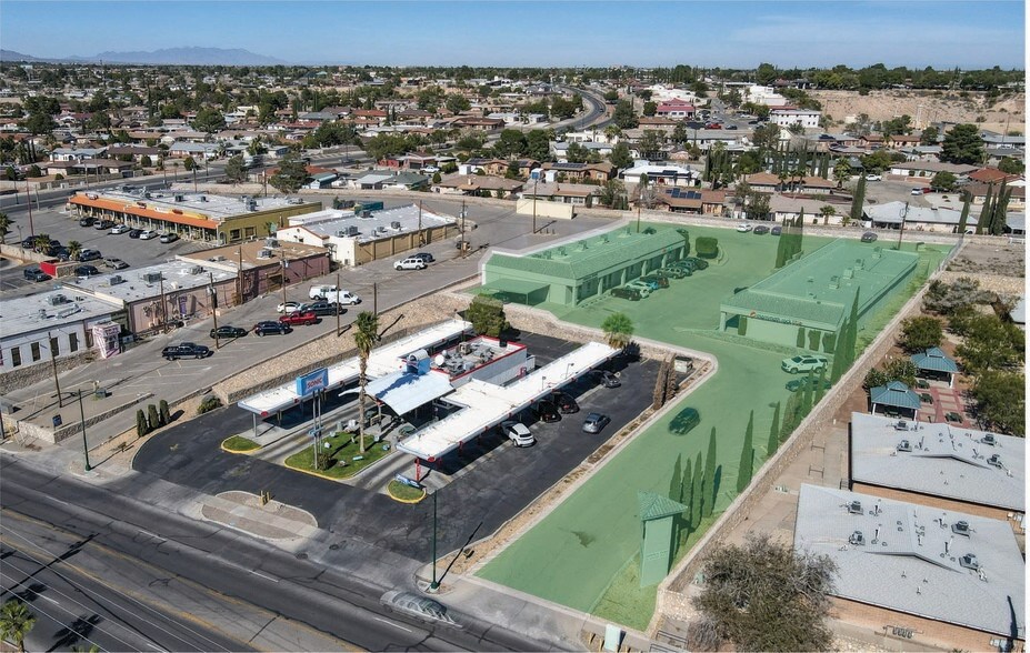 10657 Vista Del Sol Dr, El Paso, TX à louer - Photo du bâtiment - Image 2 de 32