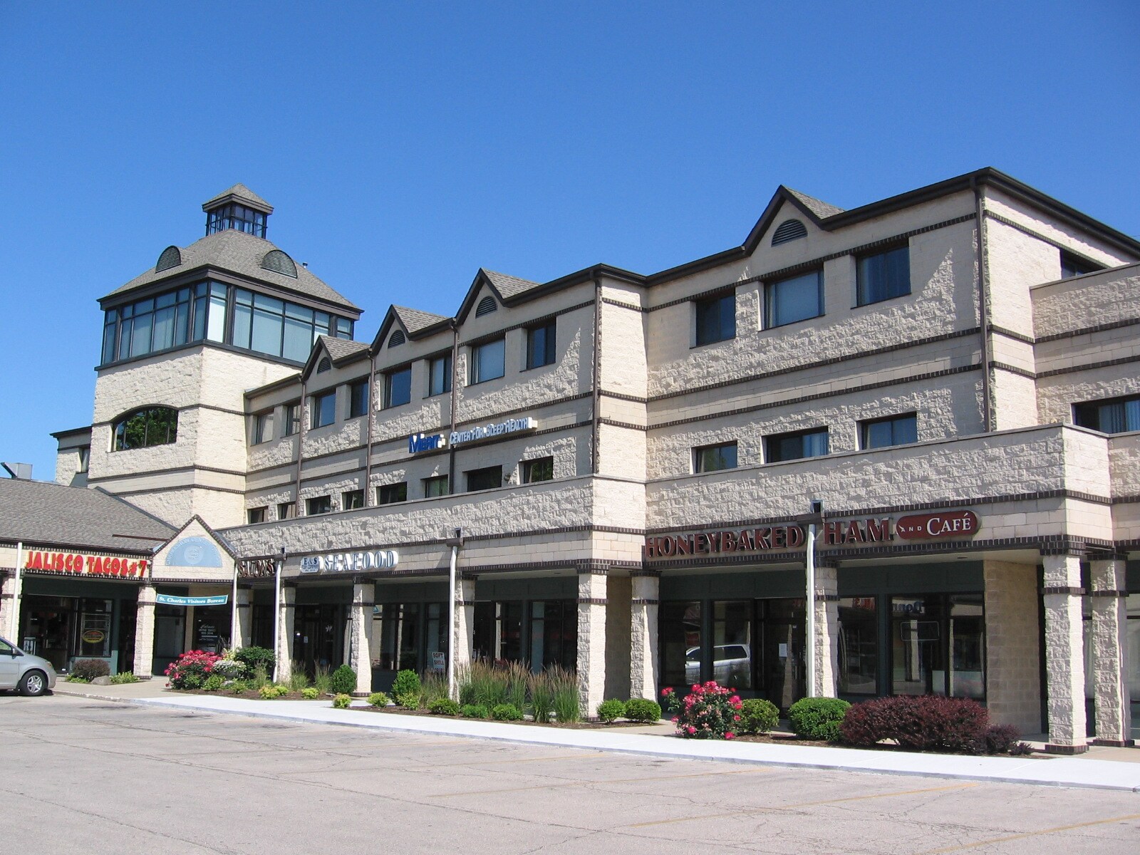 311 N 2nd St, St Charles, IL for lease Building Photo- Image 1 of 4