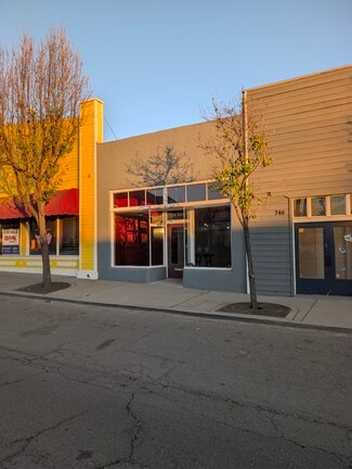 Plus de détails pour 738 Main St, Ramona, CA - Bureau/Commerce de détail à louer
