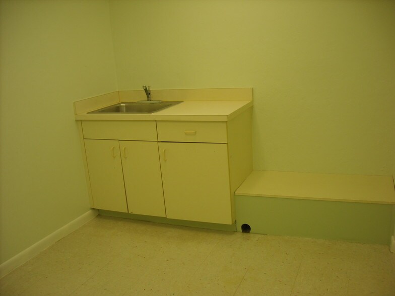 3900 Broadway, Fort Myers, FL à vendre - Photo intérieure - Image 3 de 9