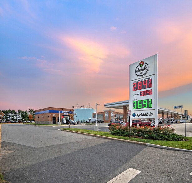 154 N DuPont Hwy, New Castle, DE à vendre - Photo du bâtiment - Image 2 de 7