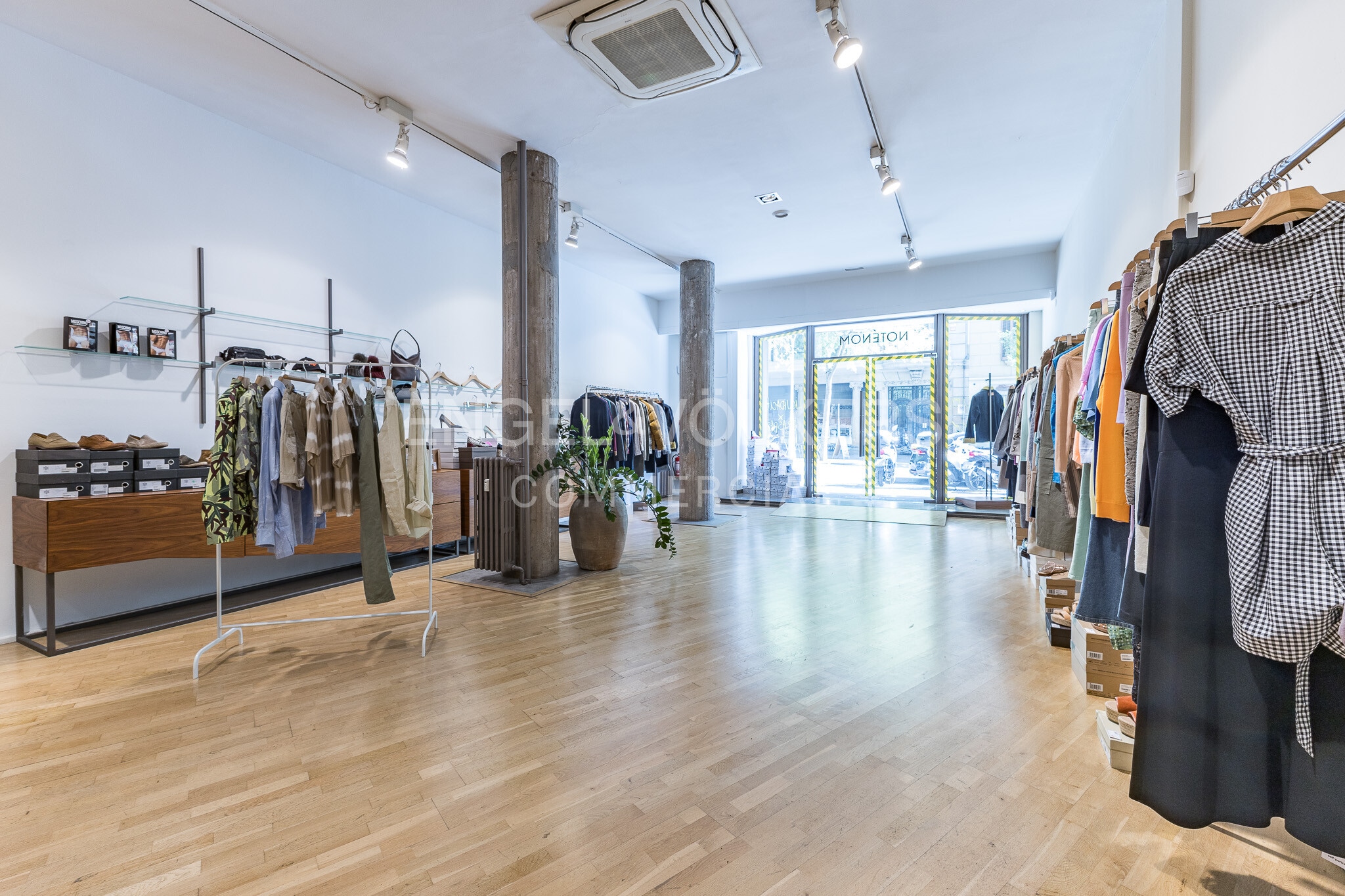 Retail in Barcelona, Barcelona for lease Interior Photo- Image 1 of 19