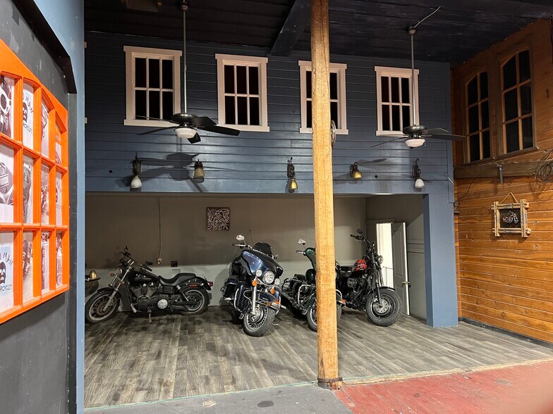 102 11th Ave N, Nampa, ID à vendre - Photo du bâtiment - Image 3 de 7