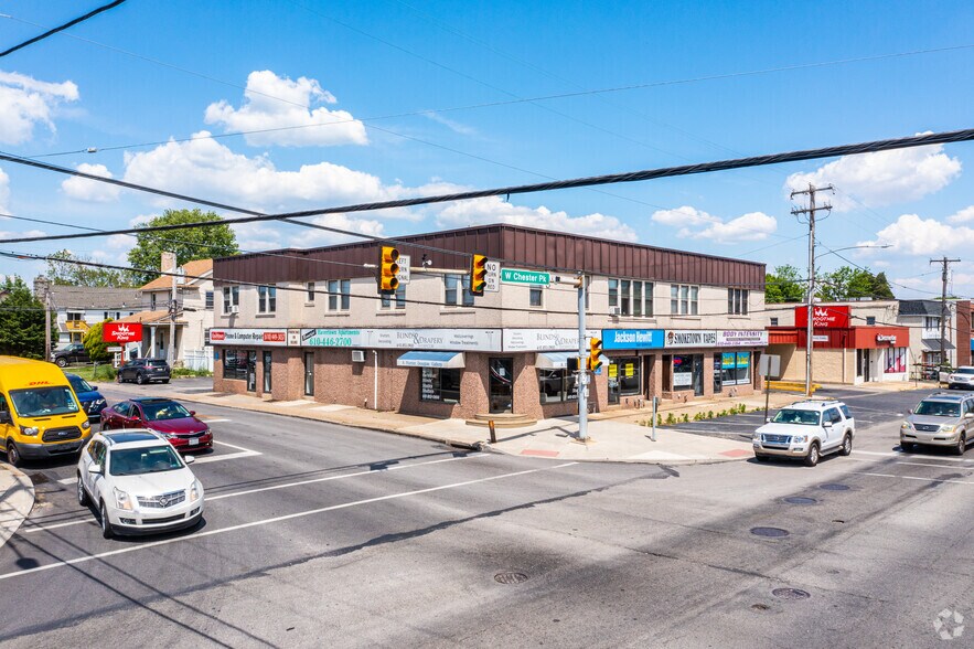 1241-1247 W Chester Pike, Havertown, PA à louer - Photo du bâtiment - Image 3 de 8