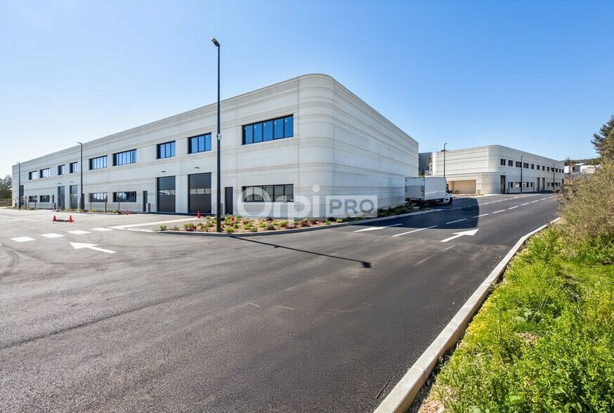 Industriel dans La Ciotat à louer - Photo du bâtiment - Image 2 de 5