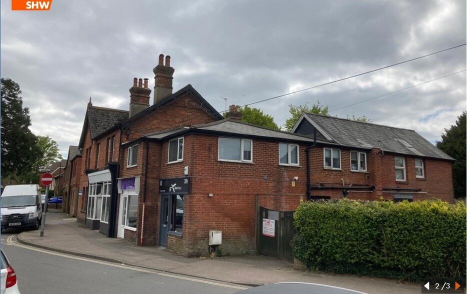 28 Church St, Crawley à vendre - Photo du bâtiment - Image 3 de 3