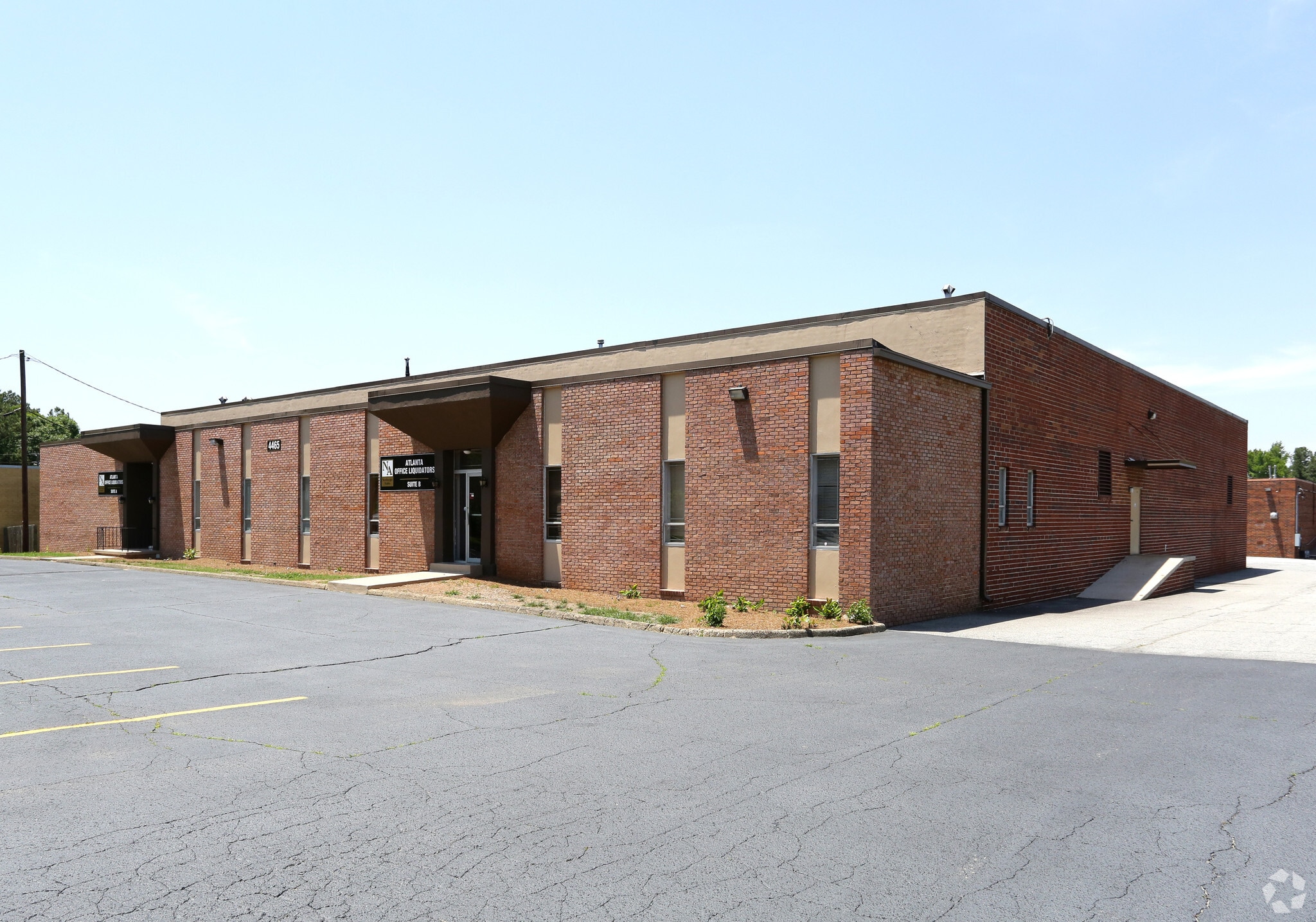 4465 Commerce Cir SW, Atlanta, GA for lease Building Photo- Image 1 of 8