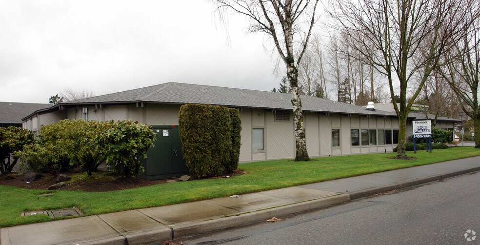 12911 120th Ave NE, Kirkland, WA à louer - Photo du bâtiment - Image 2 de 36