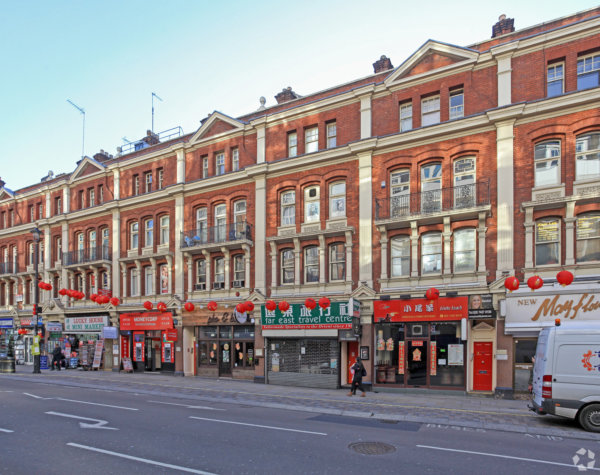 74 Shaftesbury Ave, London à vendre Photo principale- Image 1 de 1