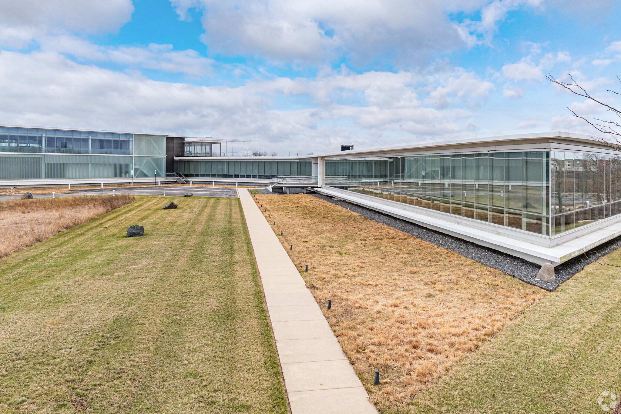 2600 Forbs Ave, Hoffman Estates, IL for sale Building Photo- Image 1 of 7