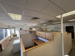 3205 Eagle Crest Dr Ne, Grand Rapids, MI for sale Interior Photo- Image 2 of 4