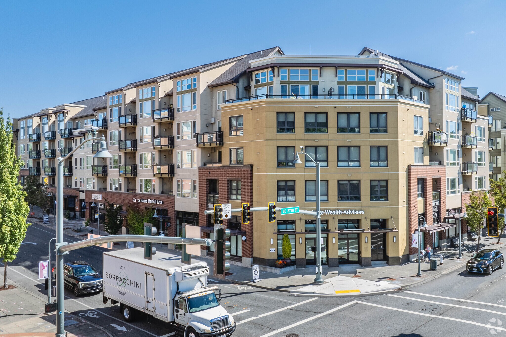 2630 77th Ave SE, Mercer Island, WA for lease Primary Photo- Image 1 of 5