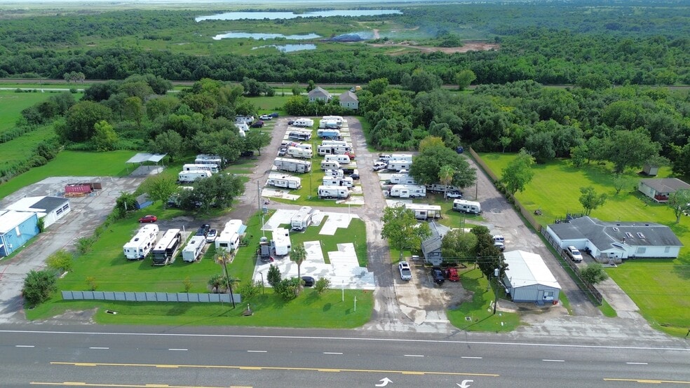 6127 Highway 6, Hitchcock, TX for sale - Building Photo - Image 3 of 12