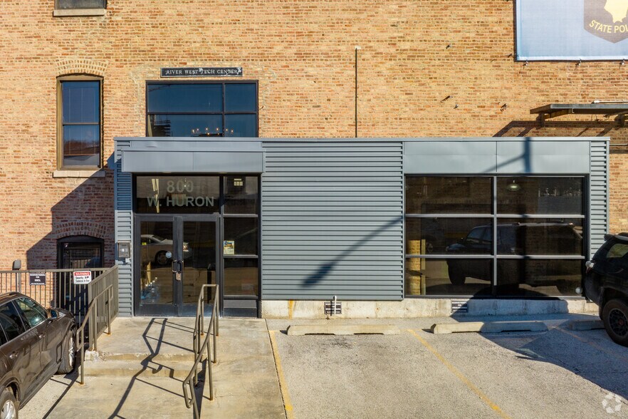 800 W Huron St, Chicago, IL à louer - Photo du bâtiment - Image 2 de 4