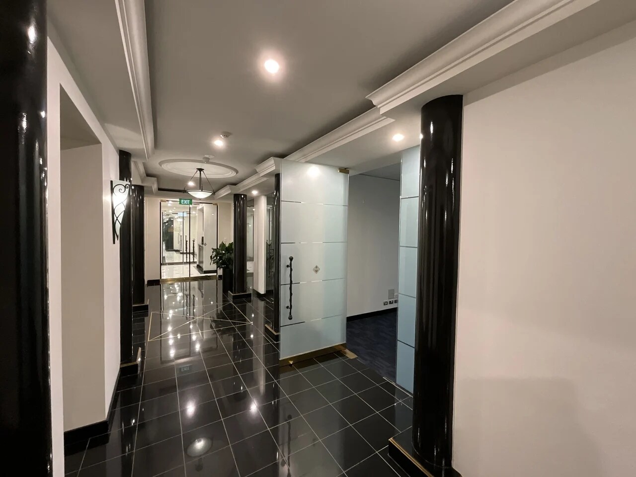 19-29 Milton Pde, Malvern for lease Interior Photo- Image 1 of 6