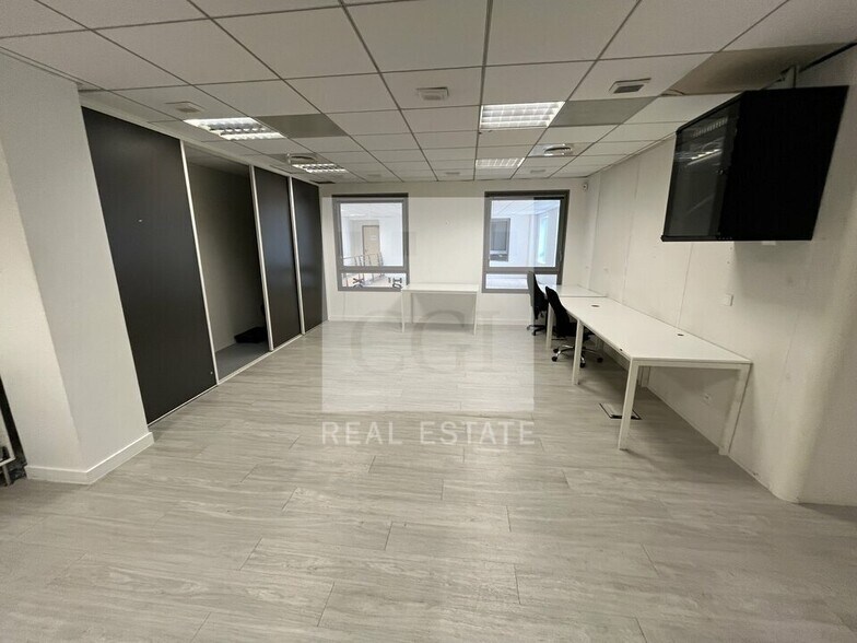 Office in Limonest for lease - Interior Photo - Image 3 of 10