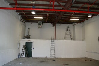 210-211 Cottage St, Poughkeepsie, NY for lease Interior Photo- Image 2 of 10